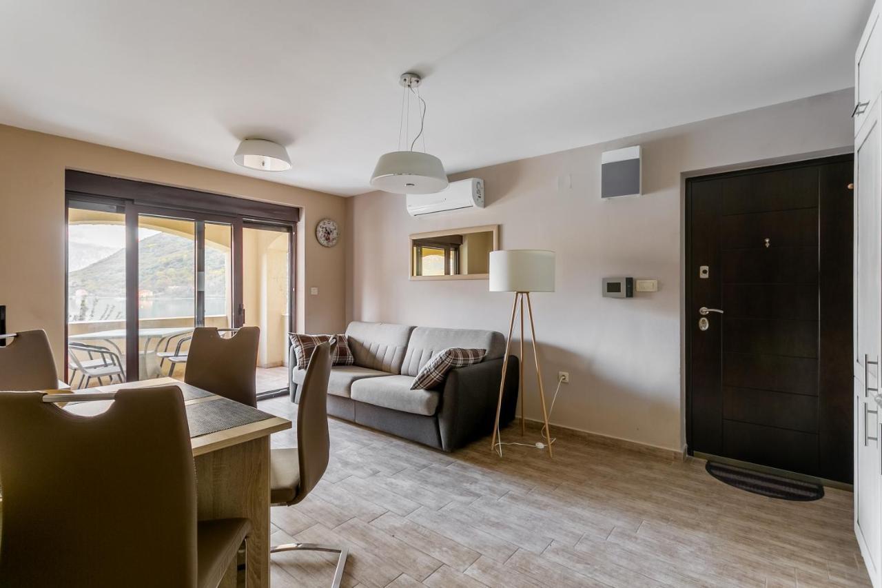 Keystone Apartments Donji Morinj Eksteriør bilde