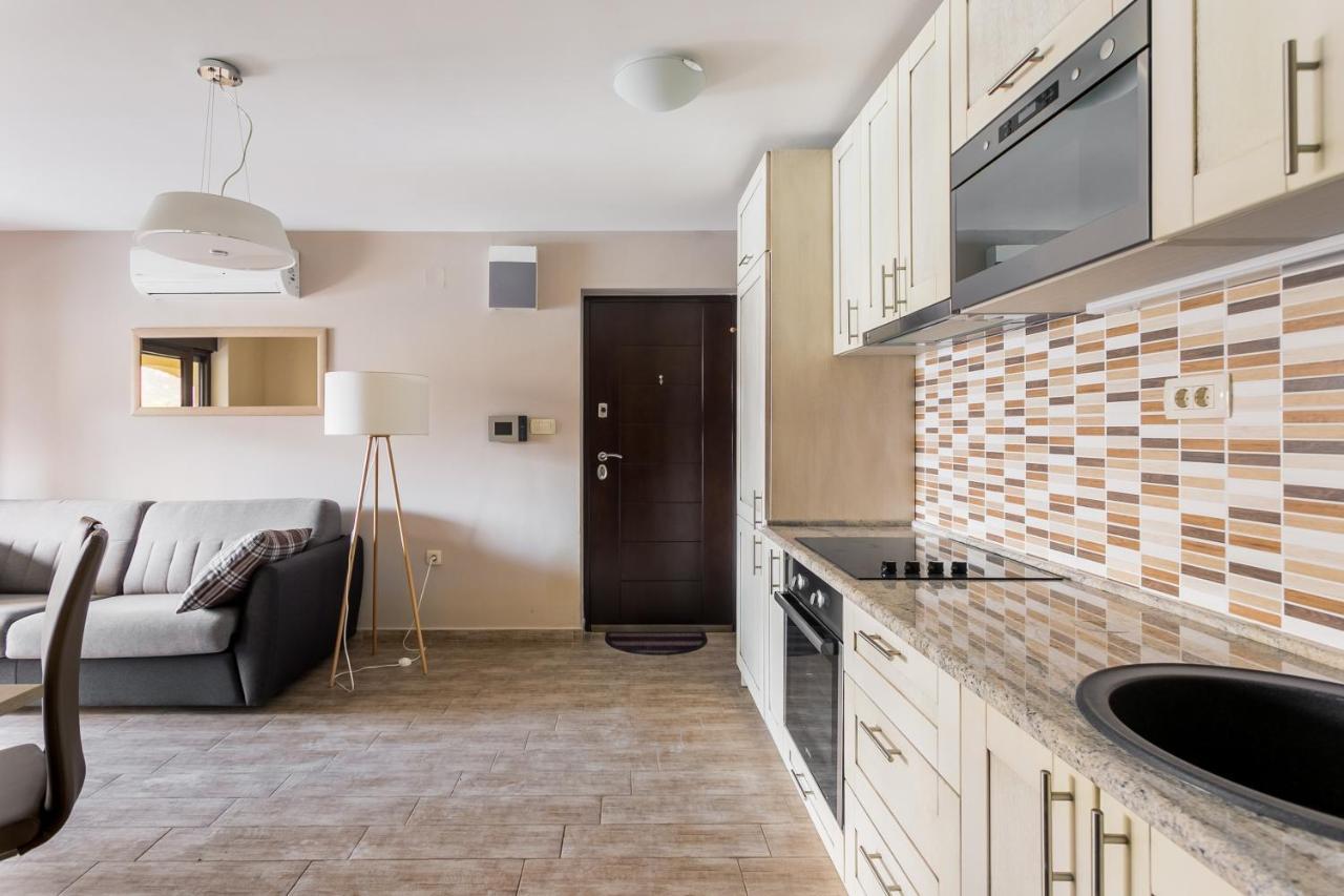 Keystone Apartments Donji Morinj Eksteriør bilde